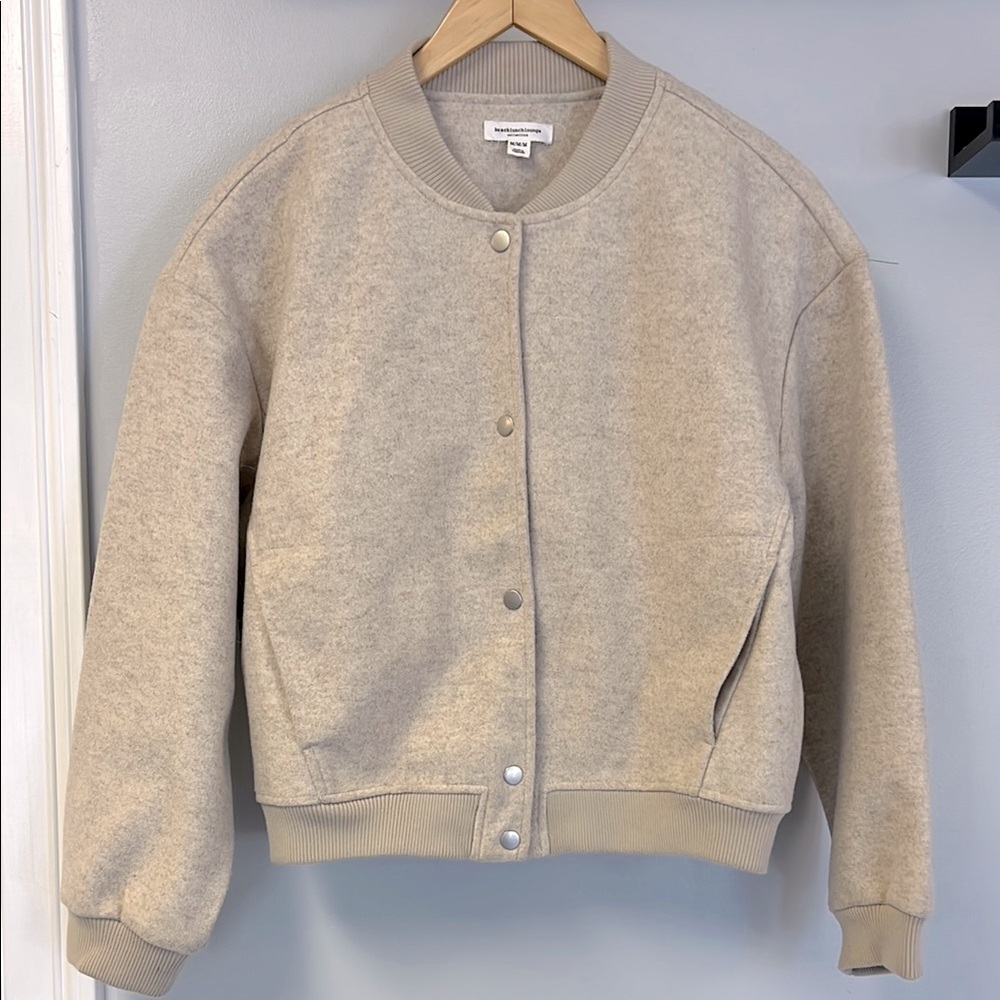 Cream Crop Varsity Style Jacket Beachlunchlounge Sz M - Picture 1 of 8